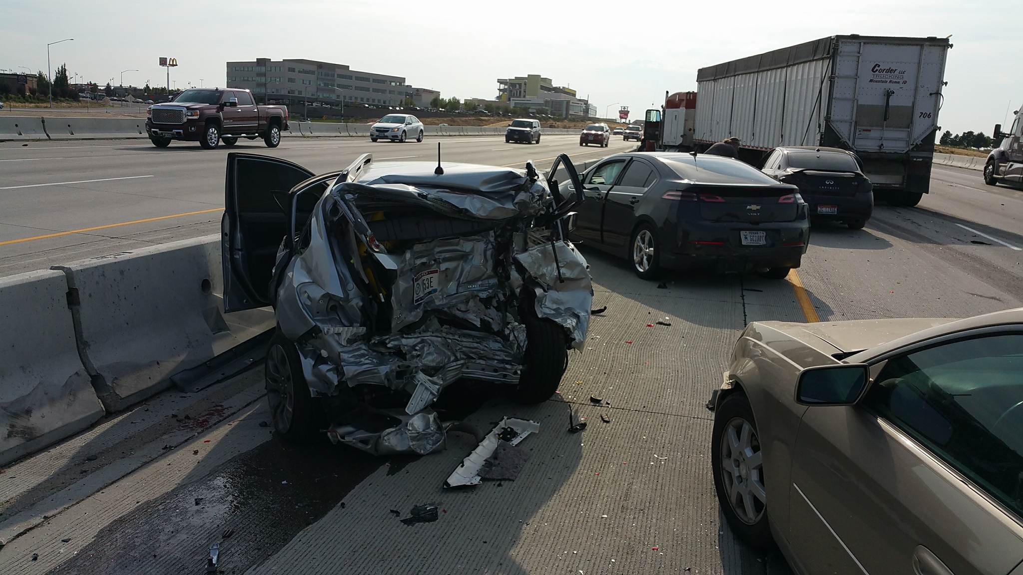 Crash involving semi, multiple vehicles injures 4 in Nampa